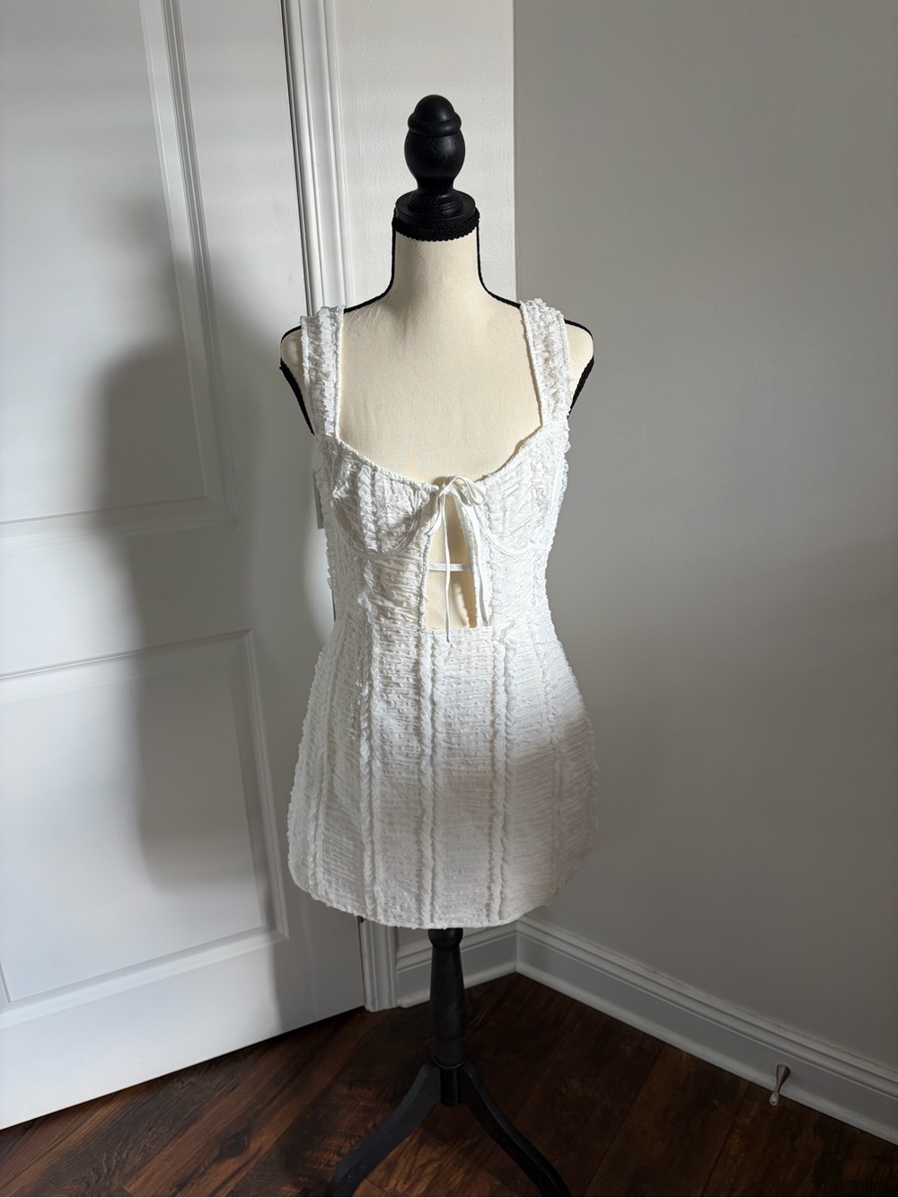 NWT PrettyLittleThing White Textured Mini Dress - Size 6 (Fits S/M)